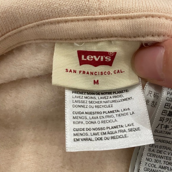 Levi’s Laundry Day Hoodie in Light Pink - Picture 5 of 6